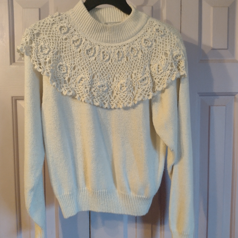 Vintage Sweater Size Medium